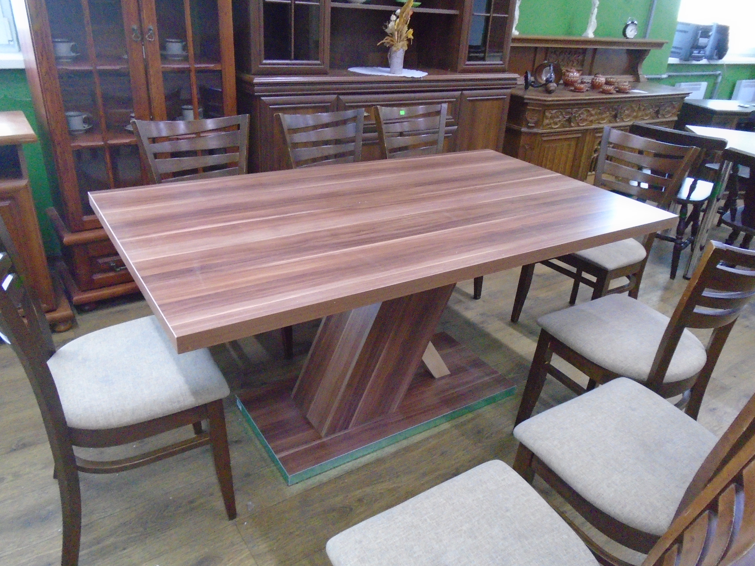 Kvalitný, zachovalý stôl 160x90cm 