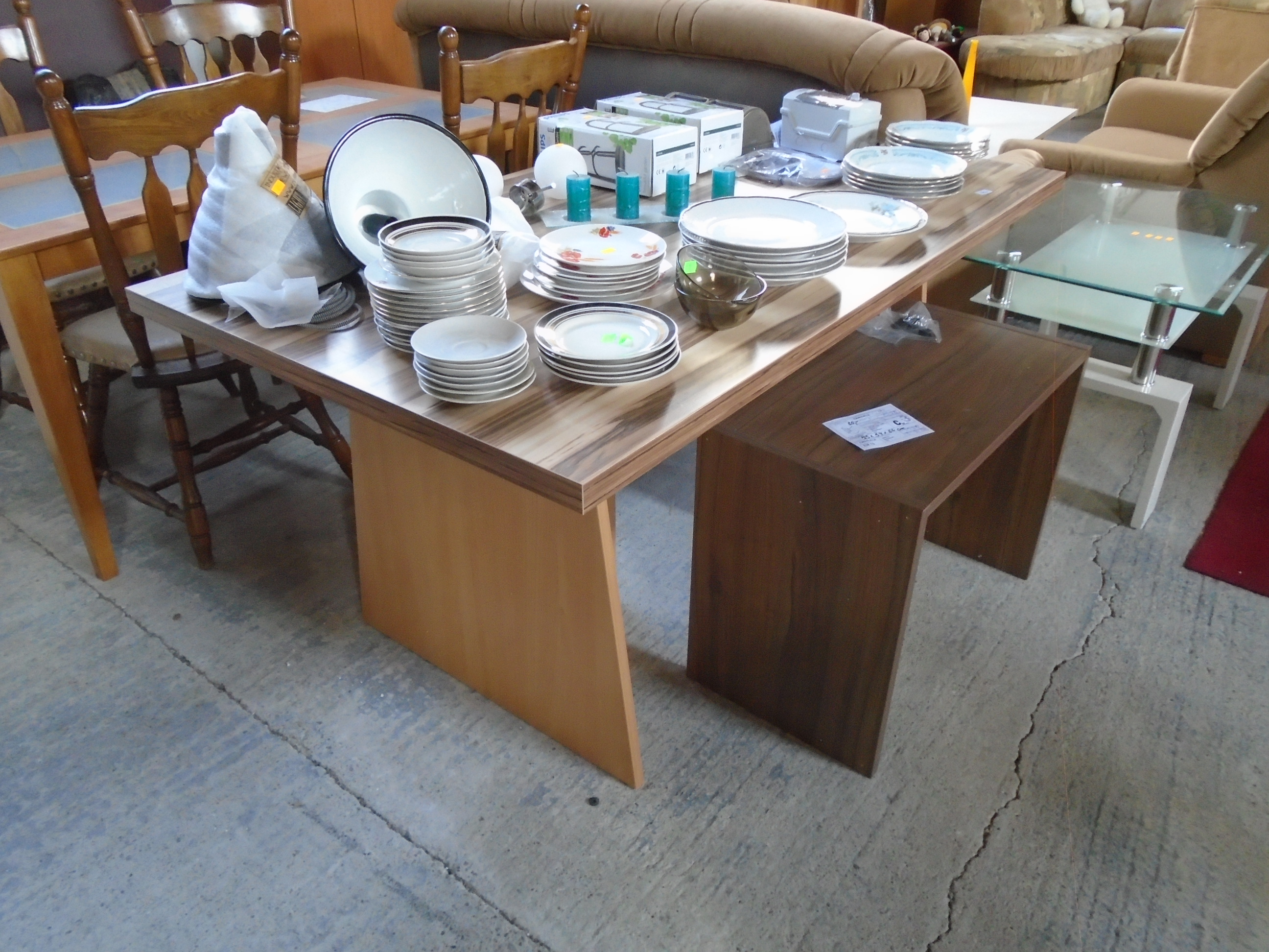 Pevný stôl s doskou 160x90 cm 