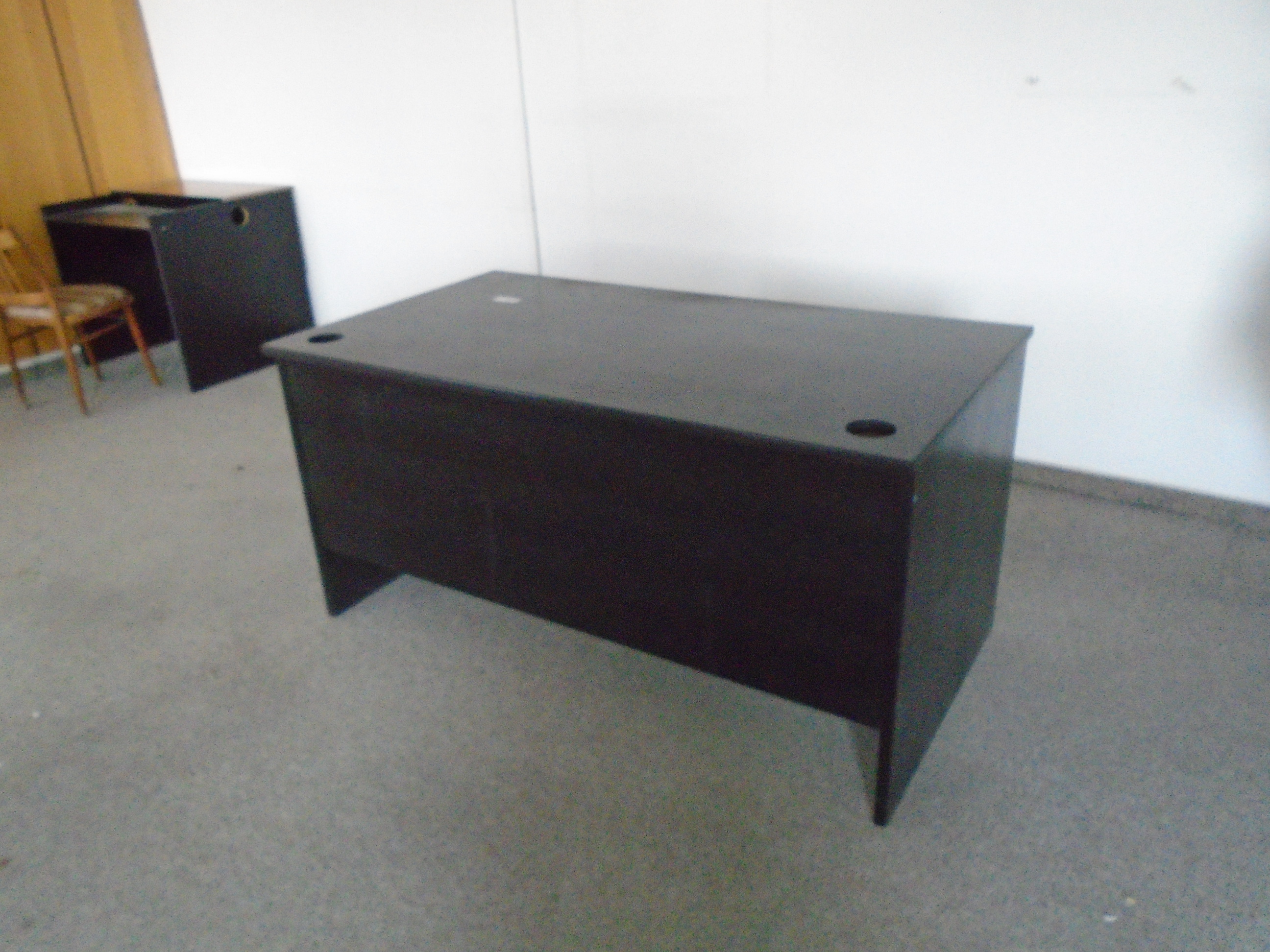 Stôl písací čierny veľký     30 €